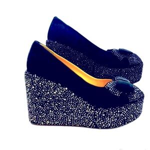 Elegant Black Wedge Heels with Bow Accent